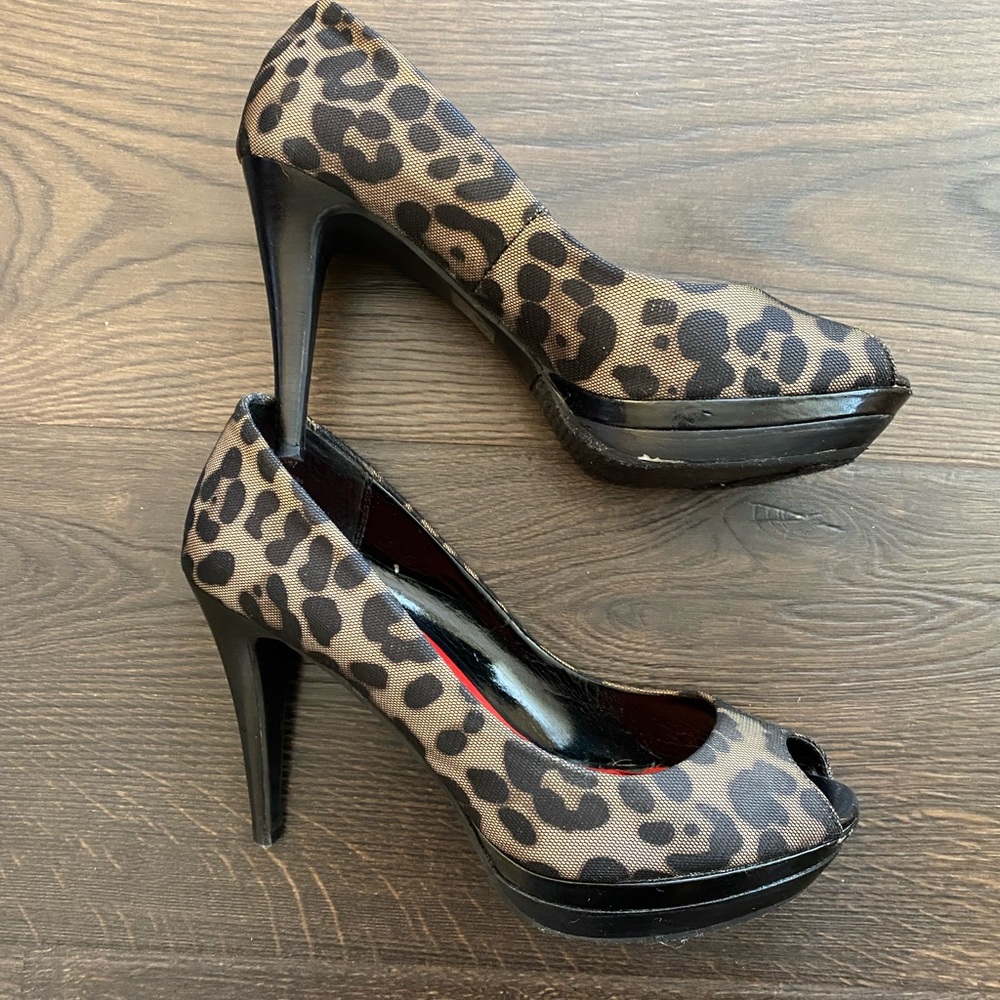Moda Spana Leopard Mesh Print Peep toe Stilleto size 8M